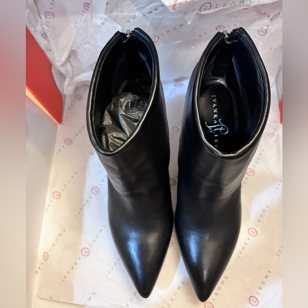 124. EUC-Ivanka T Fargo bootie Black Leather Make me an offer! - Picture 6 of 8